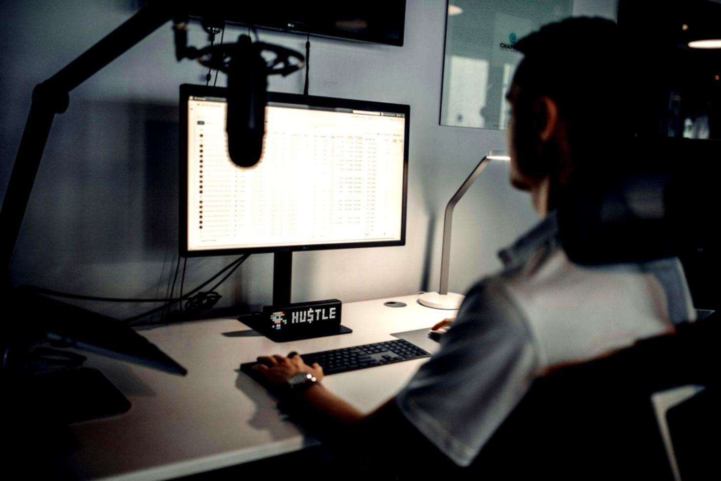 Analyse financière et budgétaire sur écran d'ordinateur